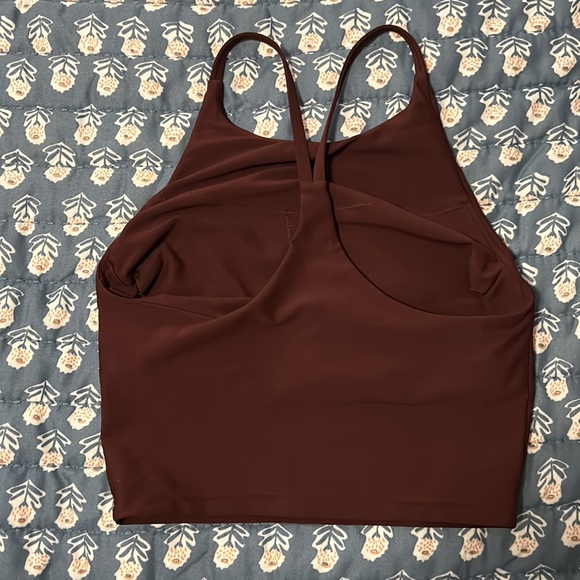 Workout Top - Picture 2 of 3